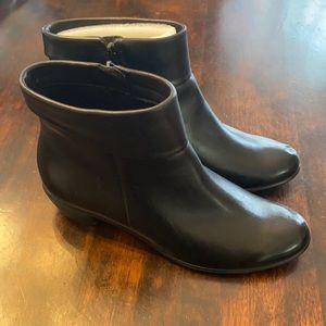 Ecco Black Leather Booties, Size 10.  New with a small scuff.  No box.